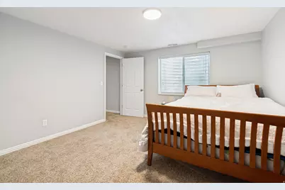 1039 E Wyndom Way N, Layton, UT 84040 - Photo 18