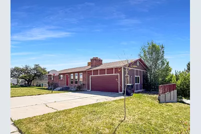 950 N Valley Dr, Castle Dale, UT 84513 - Photo 2