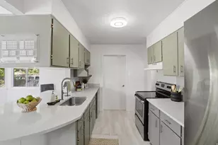 6889 S Village Rd E, Cottonwood Heights, UT 84121 - Photo 14