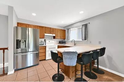 711 S 825 E, Layton, UT 84041 - Photo 16