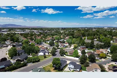 711 S 825 E, Layton, UT 84041 - Photo 38