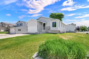 711 S 825 E, Layton, UT 84041 - Photo 4