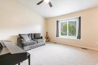 1572 S 400 E, Kaysville, UT 84037 - Photo 4