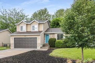 1572 S 400 E, Kaysville, UT 84037 - Photo 1