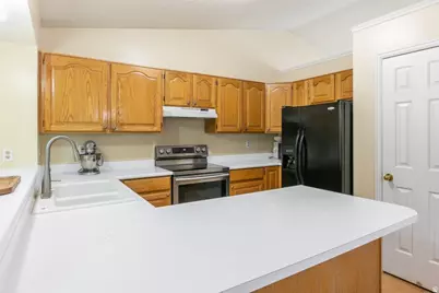 1572 S 400 E, Kaysville, UT 84037 - Photo 6