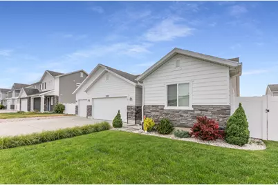 3595 S Water Lilly Ln, Syracuse, UT 84075 - Photo 2
