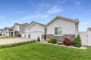 3595 S Water Lilly Ln, Syracuse, UT 84075 - Photo 2