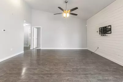 3595 S Water Lilly Ln, Syracuse, UT 84075 - Photo 6