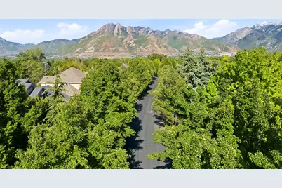 1381 E 5985 S, Salt Lake City, UT 84121 - Photo 2