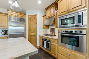 1381 E 5985 S, Salt Lake City, UT 84121 - Photo 6