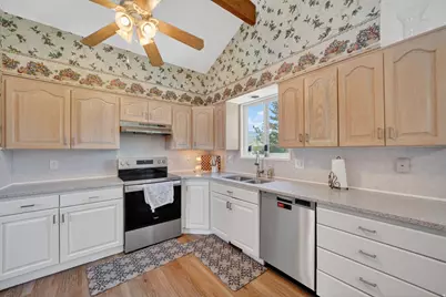 323 Tobe Dr, Centerville, UT 84014 - Photo 8