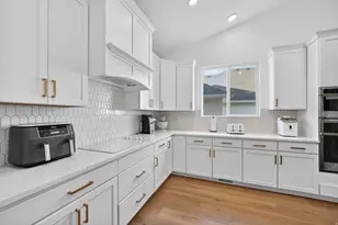 4883 W Upper Bnd Dr, Herriman, UT 84096 - Photo 12