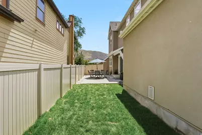 272 E Porter Ct, Draper, UT 84020 - Photo 14