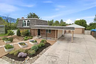 1374 E Willow Vista Dr, Sandy, UT 84093 - Photo 2
