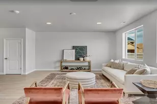 2184 W 2575 N, Clinton, UT 84015 - Photo 2
