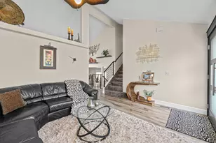 128 W Clay Park Dr S, Murray, UT 84107 - Photo 4