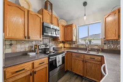 128 W Clay Park Dr S, Murray, UT 84107 - Photo 6
