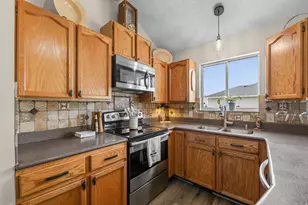 128 W Clay Park Dr S, Murray, UT 84107 - Photo 6