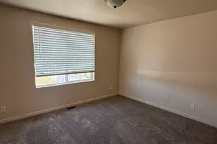 872 W Oxford Dr N, North Salt Lake, UT 84054 - Photo 10