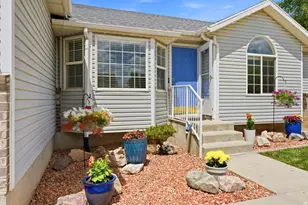 976 W 1400 S, Woods Cross, UT 84087 - Photo 4