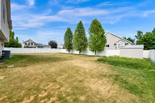 1108 N 3450 W, Layton, UT 84041 - Photo 6
