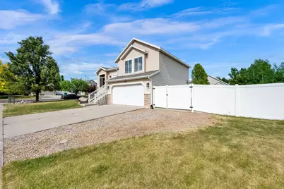 1108 N 3450 W, Layton, UT 84041 - Photo 4