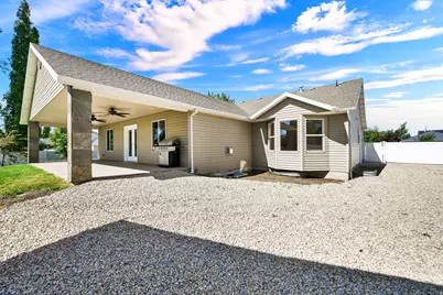 1111 S 2200 W, Syracuse, UT 84075 - Photo 36