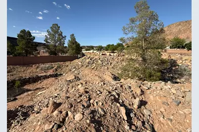 737 E Red Sands Dr, Washington, UT 84780 - Photo 2