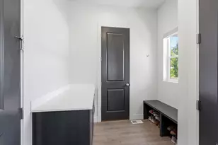 3502 E Breton Ln S, Cottonwood Heights, UT 84093 - Photo 22