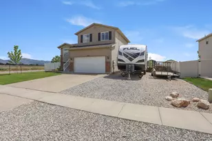 2647 W 2300 S, Syracuse, UT 84075 - Photo 2