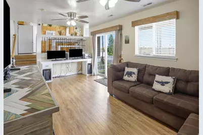 2647 W 2300 S, Syracuse, UT 84075 - Photo 16