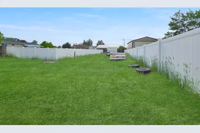145 N 400 E, Levan, UT 84639 - Photo 18