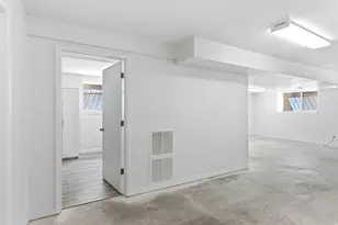 7211 S 2980 E, Cottonwood Heights, UT 84121 - Photo 32