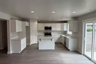 264 N 950 W, Springville, UT 84663 - Photo 4