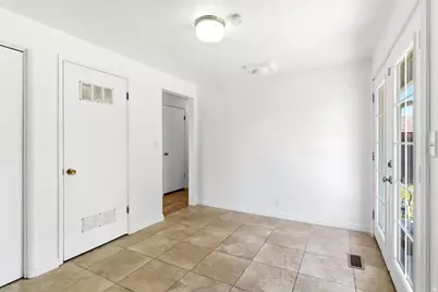 878 N Garnet E, Layton, UT 84041 - Photo 6