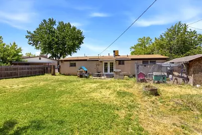 878 N Garnet E, Layton, UT 84041 - Photo 18