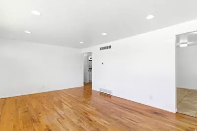 878 N Garnet E, Layton, UT 84041 - Photo 4