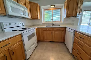 938 W 1520 N, Clinton, UT 84015 - Photo 6