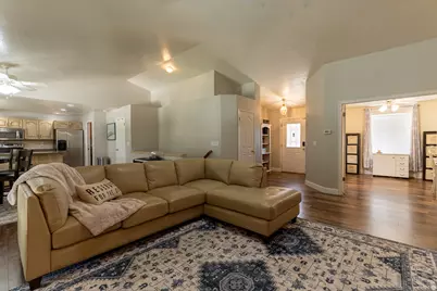 1828 W 1400 N, Clinton, UT 84015 - Photo 2
