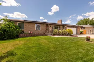 10032 S Blossom Dr, Sandy, UT 84092 - Photo 4