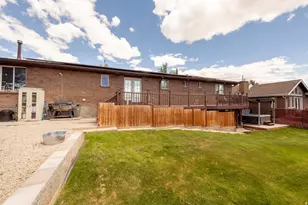 10032 S Blossom Dr, Sandy, UT 84092 - Photo 46