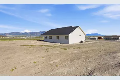 2406 W 1150 N, Tremonton, UT 84337 - Photo 34
