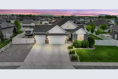 270 E Coventry Way, Stansbury Park, UT 84074 - Photo 2