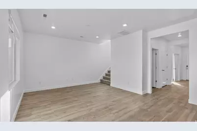 1842 S Queens Garden Dr, Washington, UT 84780 - Photo 16