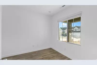 1842 S Queens Garden Dr, Washington, UT 84780 - Photo 4