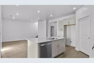 1842 S Queens Garden Dr, Washington, UT 84780 - Photo 12