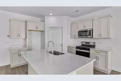 1842 S Queens Garden Dr, Washington, UT 84780 - Photo 10