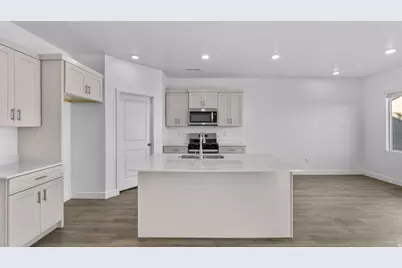 1842 S Queens Garden Dr, Washington, UT 84780 - Photo 8