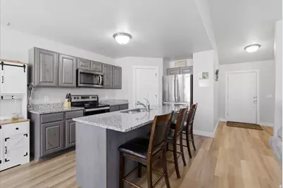 1127 W Honeycomb Dr, Grantsville, UT 84029 - Photo 2