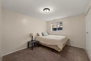 6751 S 2300 E, Cottonwood Heights, UT 84121 - Photo 18